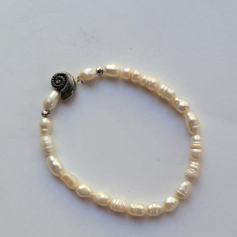 White Freshwater Pearl Beaded Bracelet Sea Life Shell Charm Stretch Jewelry Gift - Picture 4 of 16